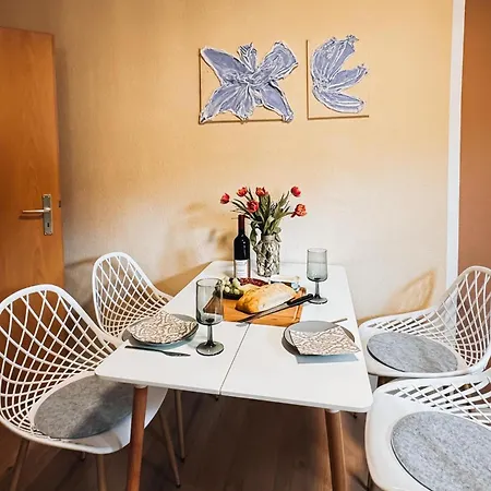 Hohe Gaeste - Zentral, Barrierefrei, Hunde Willkommen Appartement *